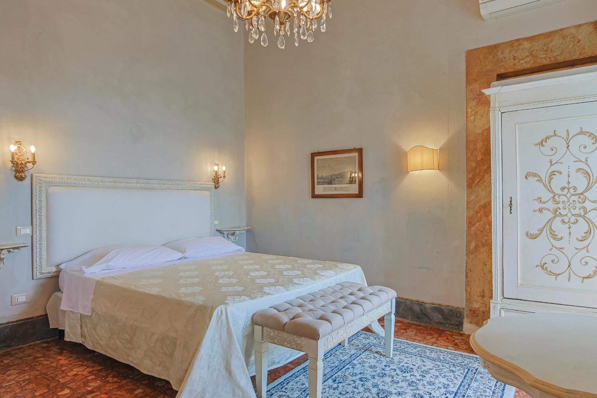 Hotel Villa Sermolli บอร์โก อา บุจจาโน ภายนอก รูปภาพ