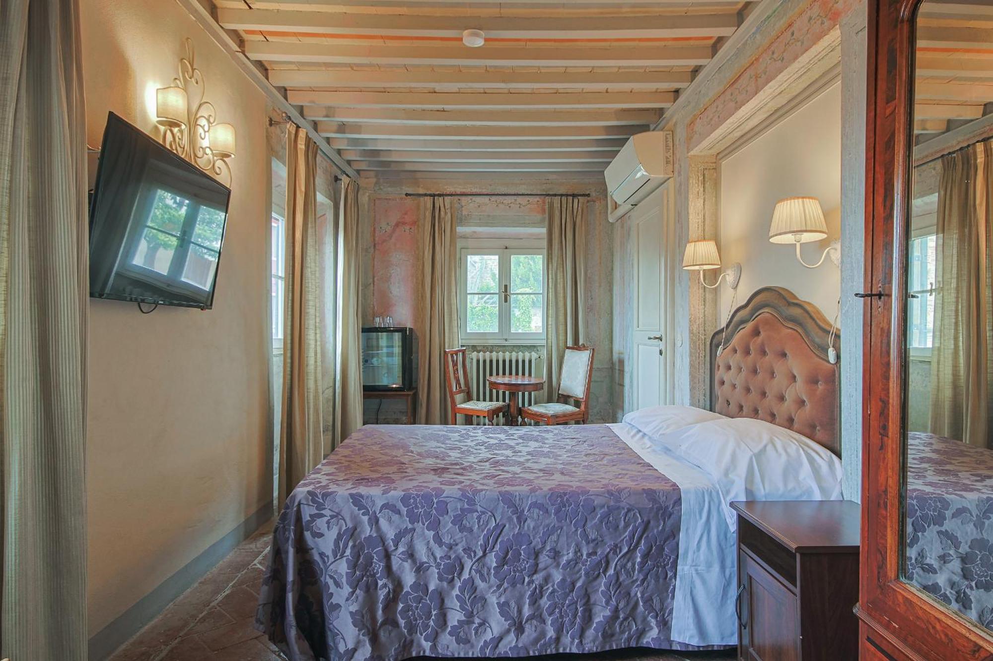 Hotel Villa Sermolli บอร์โก อา บุจจาโน ภายนอก รูปภาพ